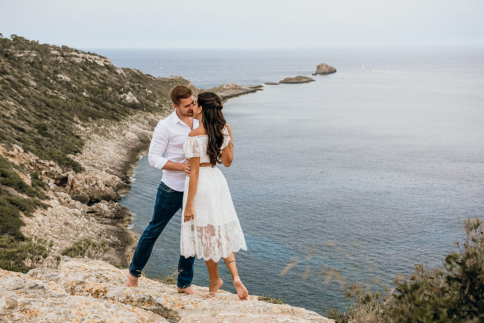 Mallorca honeymoon couples shoot